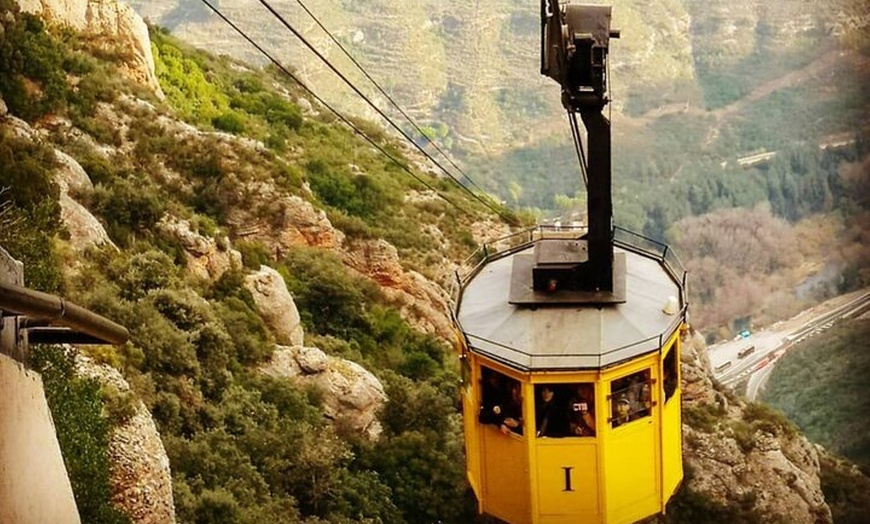 Image 13: Cripta privada de Montserrat y Gaudí con recogida en el hotel