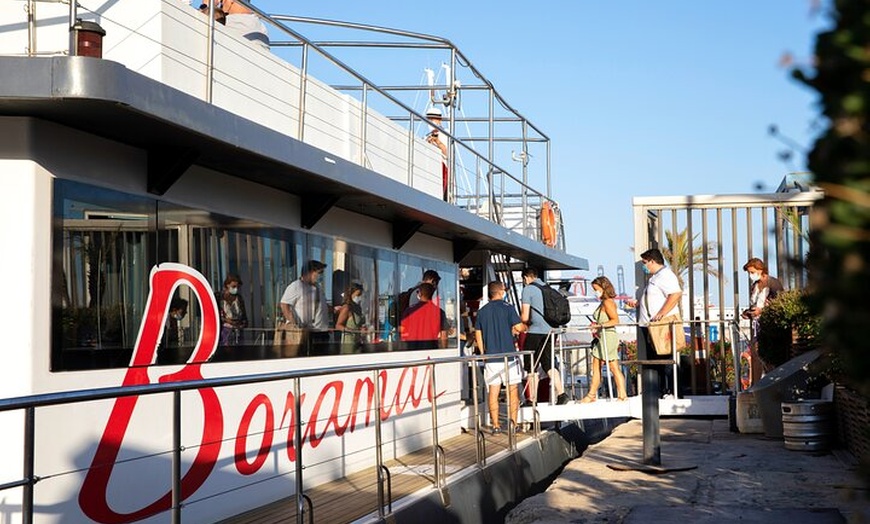 Image 4: Excursión en Barco al Atardecer desde el Puerto de Valencia