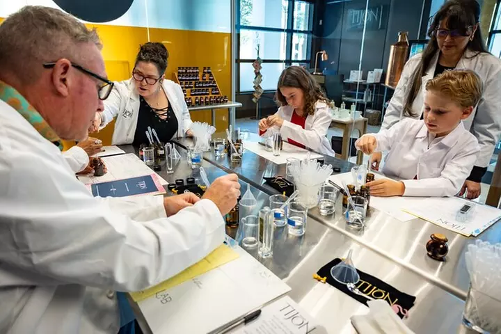 Miami Perfume Making Experience: Express Edition 30 Minutes