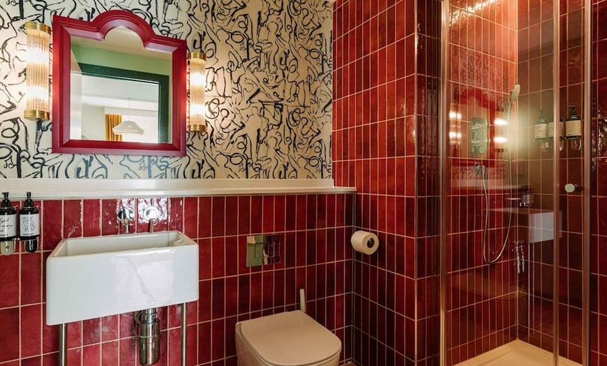 Image 7: ✈ IRLANDE DU NORD | Belfast - Room2 Belfast Hometel 4*, 2 nuit - Ci...