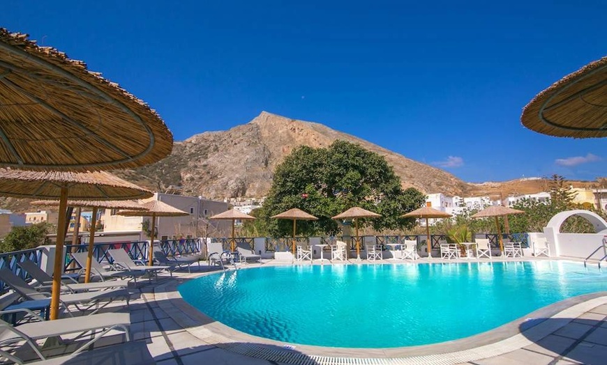 Image 1: ✈ SANTORIN | Kamari - Hotel Sunshine Santorini 3* - Bord de mer