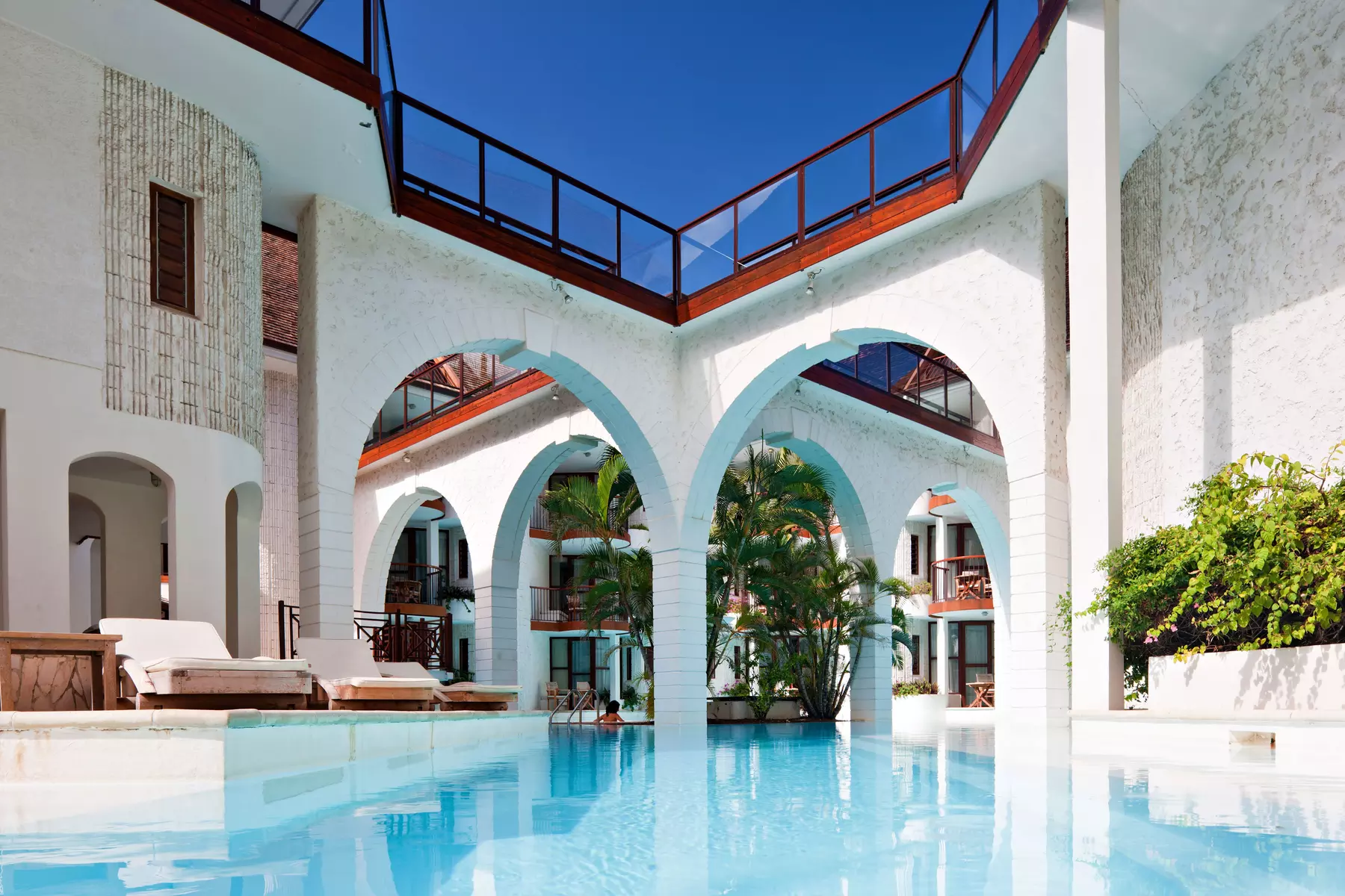 ✈ LA RÉUNION | St Gilles - Le Saint Alexis Hotel & Spa 4*, 4 nuit -...