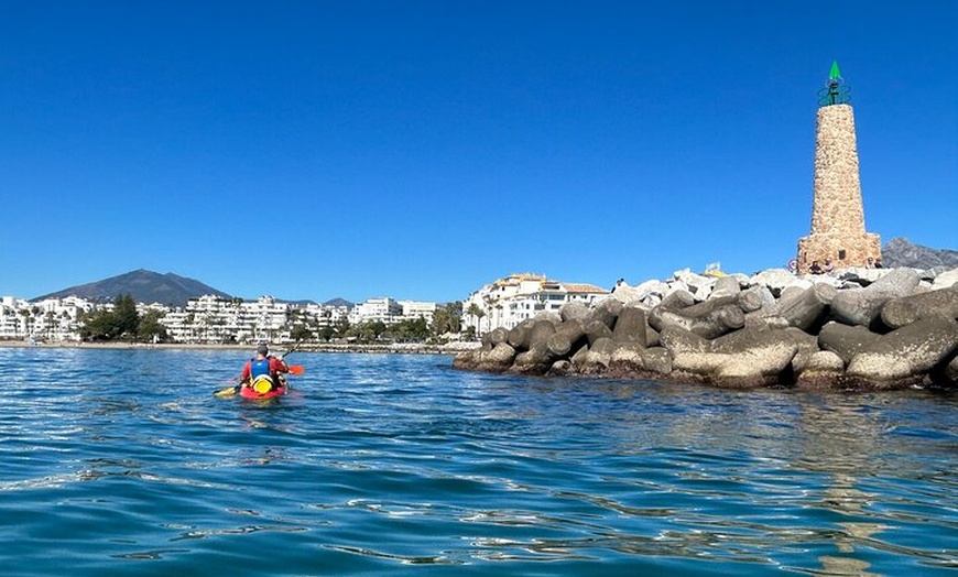 Image 7: Ruta Guiada en Kayak en Puerto Banús Marbella