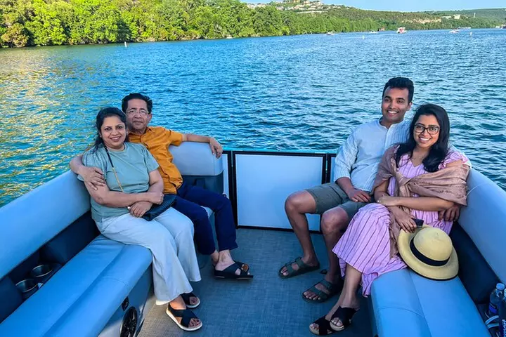 Scenic 2HR Austin Guided Lake Tour: Small Group & Full Sun Shade