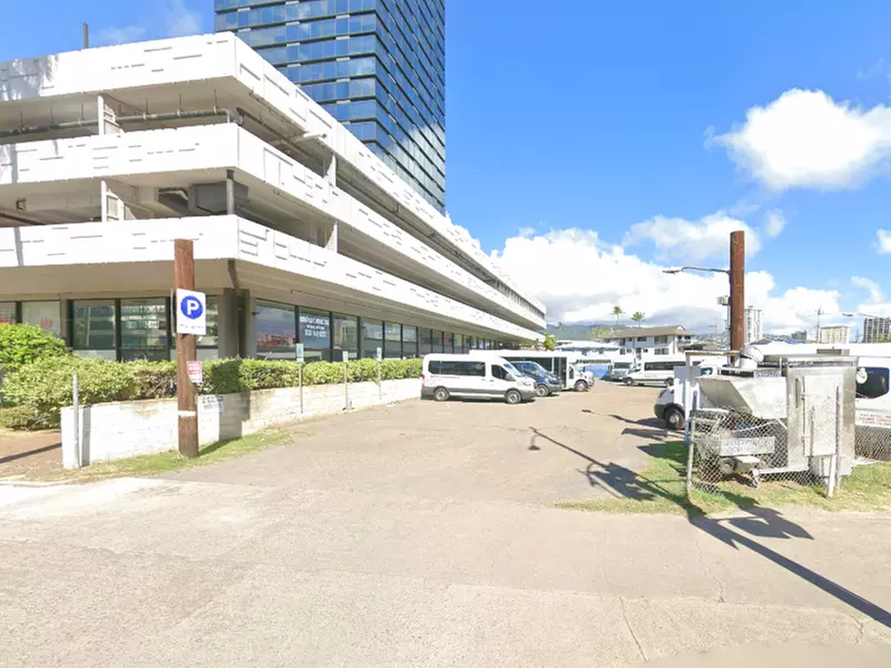 Parking at [H076] Century Center Lot