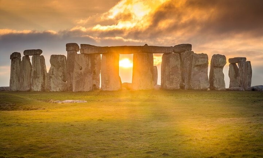 Image 5: London or Heathrow To Stonehenge Return Private Transfer