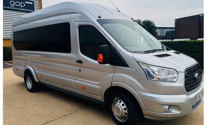 Image 11: Transfer from Gatwick Airport to London