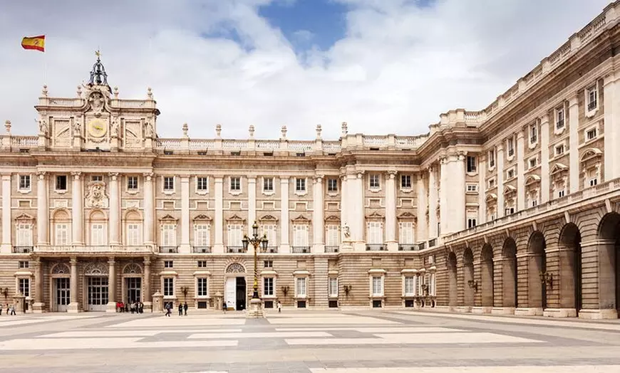 Image 4: Madrid Visita histórica por el cine y la degustación de cócteles