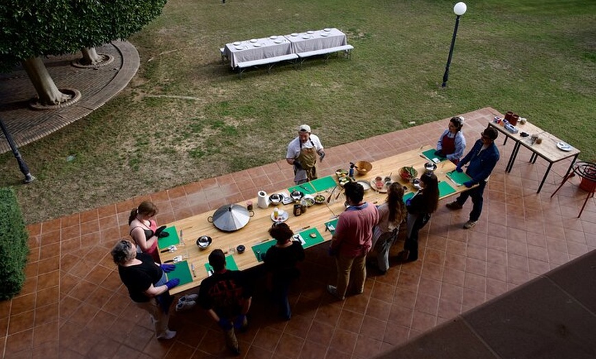 Image 7: Experiencia de cocina mediterránea en el retiro