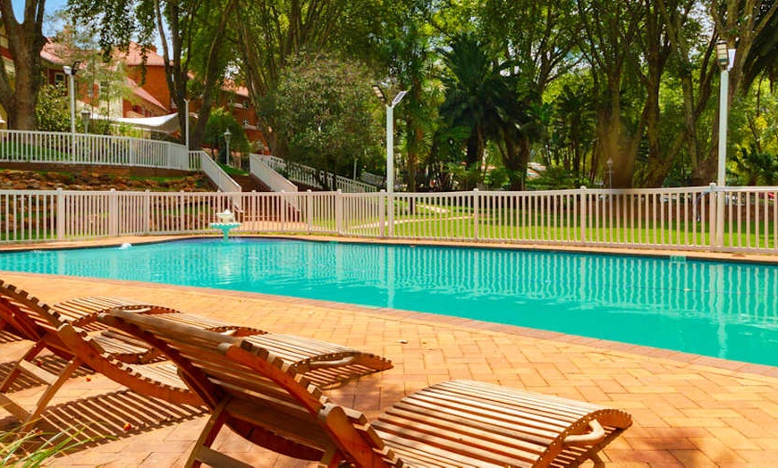 Image 1: ✈ AFRIQUE DU SUD | Johannesburg - Holiday Inn Johannesburg Sunnysid...