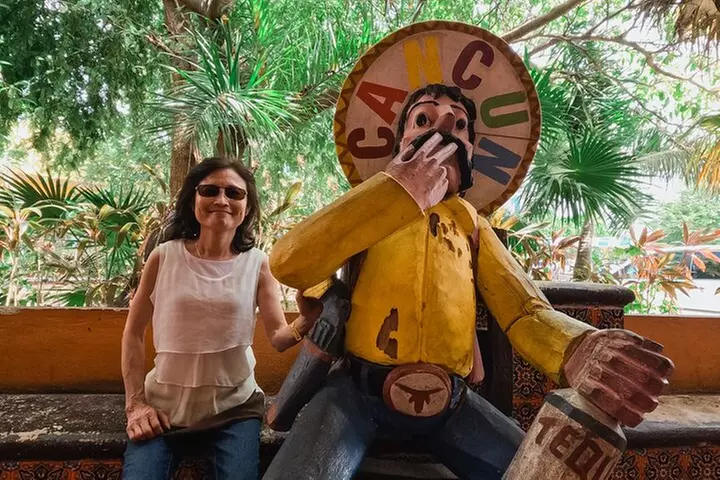 Cancun City Shopping and Local Food Tour Private Experience