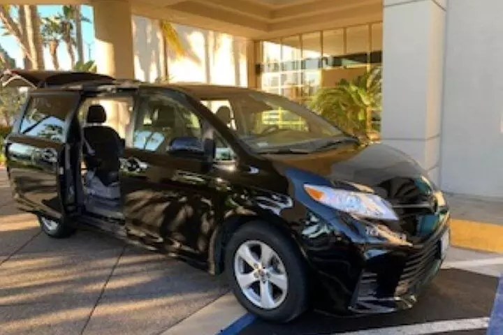 【Japanese Driver Commitment】 Anaheim to Los Angeles Airport Transfe...