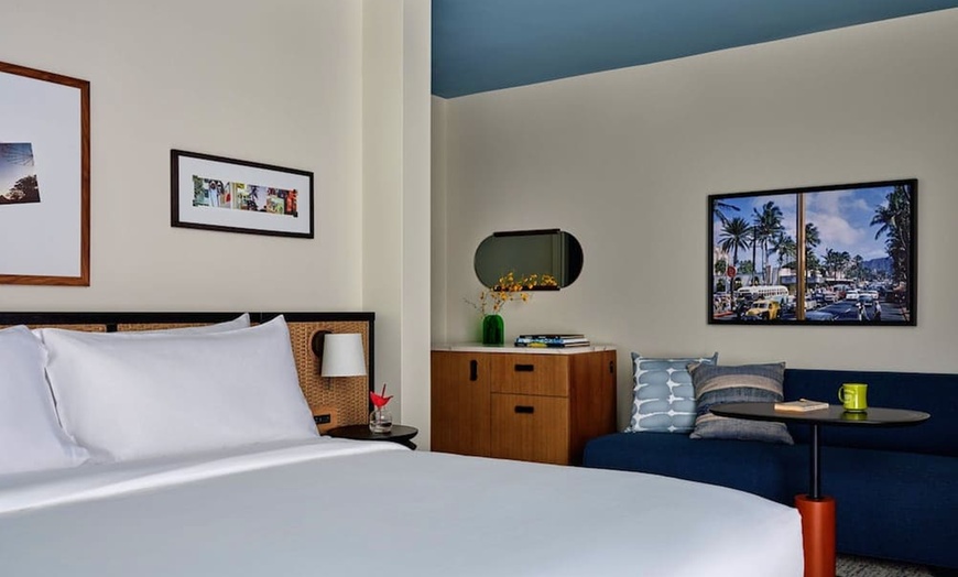 Image 4: ✈ HAWAII | Honolulu - Romer House Waikiki - Adults Only 4* - Solo a...