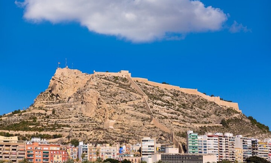Image 7: Tour a pie por Alicante : 12 joyas ocultas con un guía local