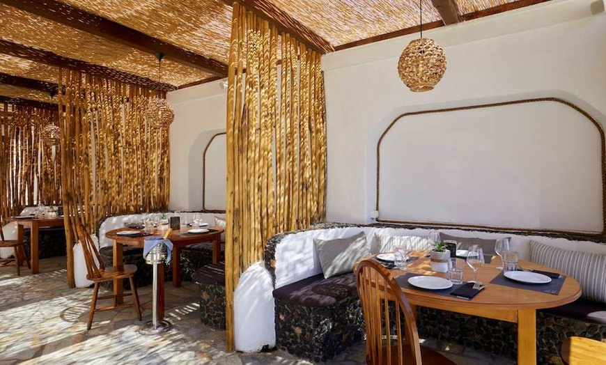 Image 9: ✈ SANTORIN | Kamari - Hotel Sunshine Santorini 3* - Bord de mer