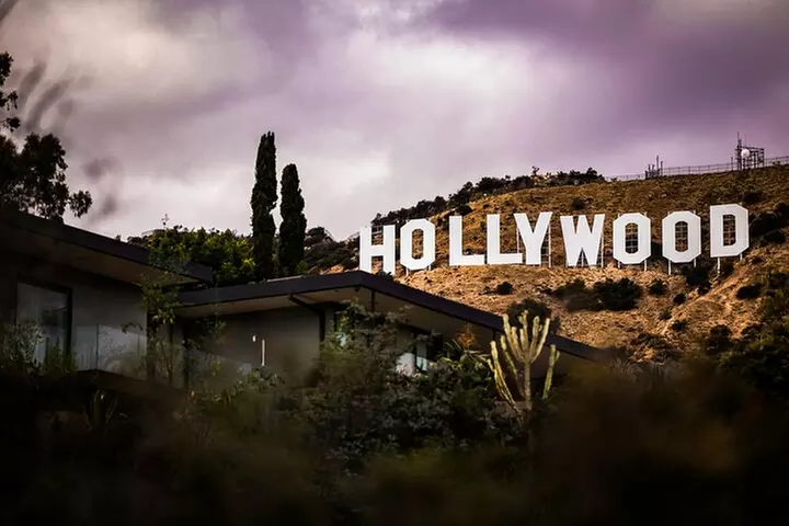 All Hollywood Landmarks on Electric Bike Tour