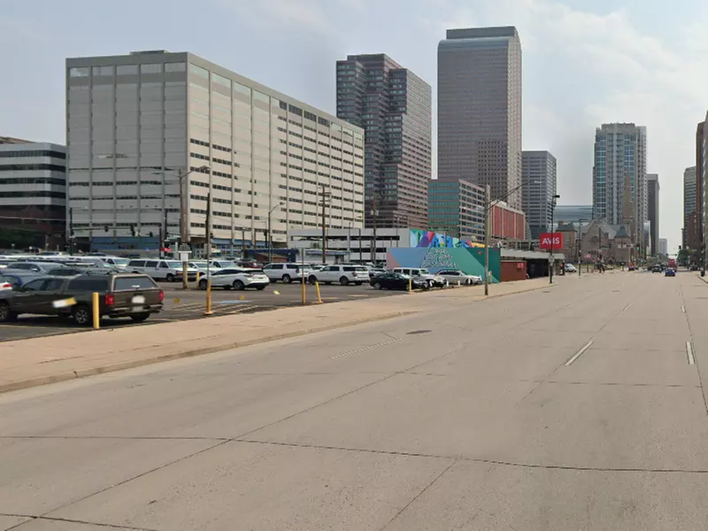 Parking at Avis Lot - Primary Image