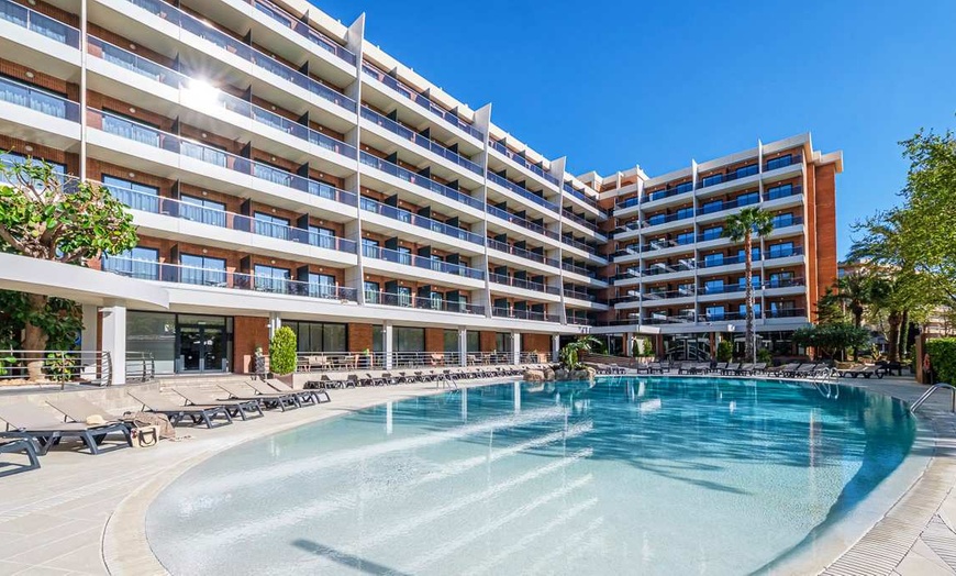 Image 1: ✈ COSTA DORADA | Salou - Hotel California Garden 3* - Idéal famille