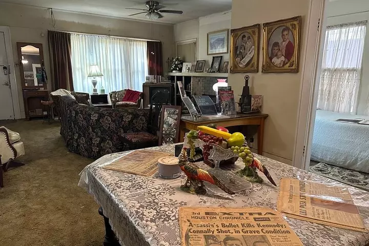 JFK Assassination Tour with Rooming House and Sixth Floor Museum