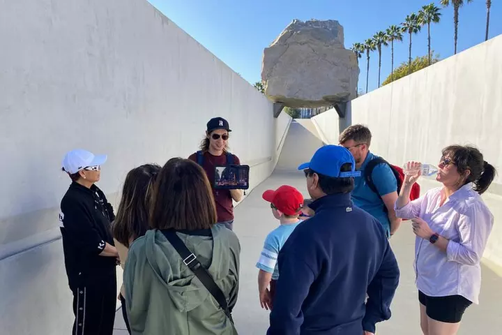 Museum Row Tour: The Fast & The Fossilized on Wilshire Blvd