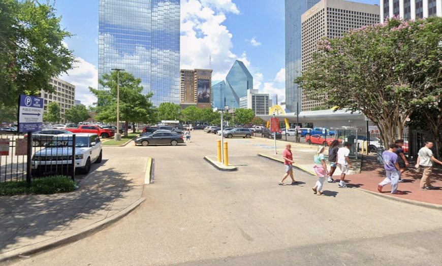 Image 3: Parking at Commerce Lot