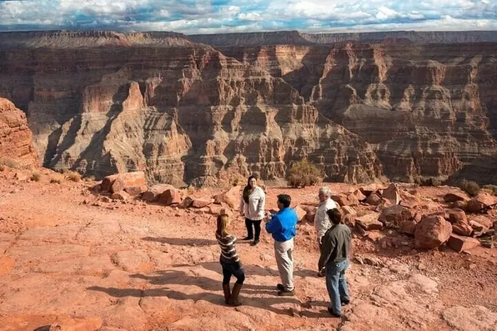 Grand Canyon West, Hoover Dam, 7 Magic Mountains Small Group Tour