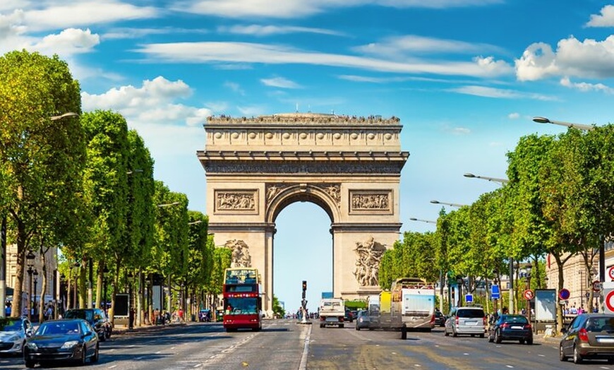 Image 4: Excursion privée d'une journée à Paris City de 8 heures avec Guide ...