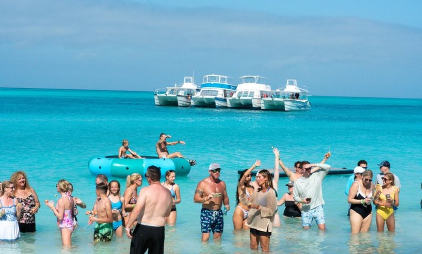 Image 4: Rose Island Snorkeling, Beach Day with Unlimited Rum Punch