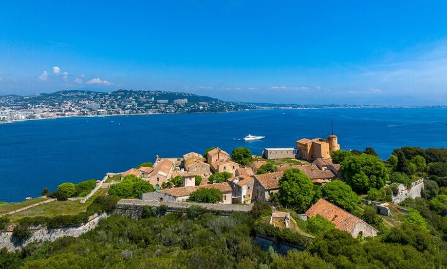 Image 16: Ferry depuis Cannes jusqu'à l'île Sainte-Marguerite