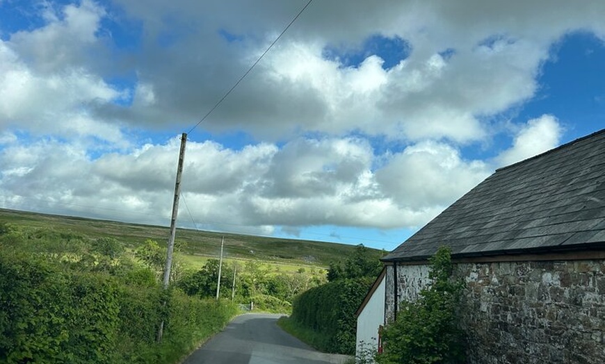 Image 2: Comprehensive Airport Transfer Service to London and Beyond