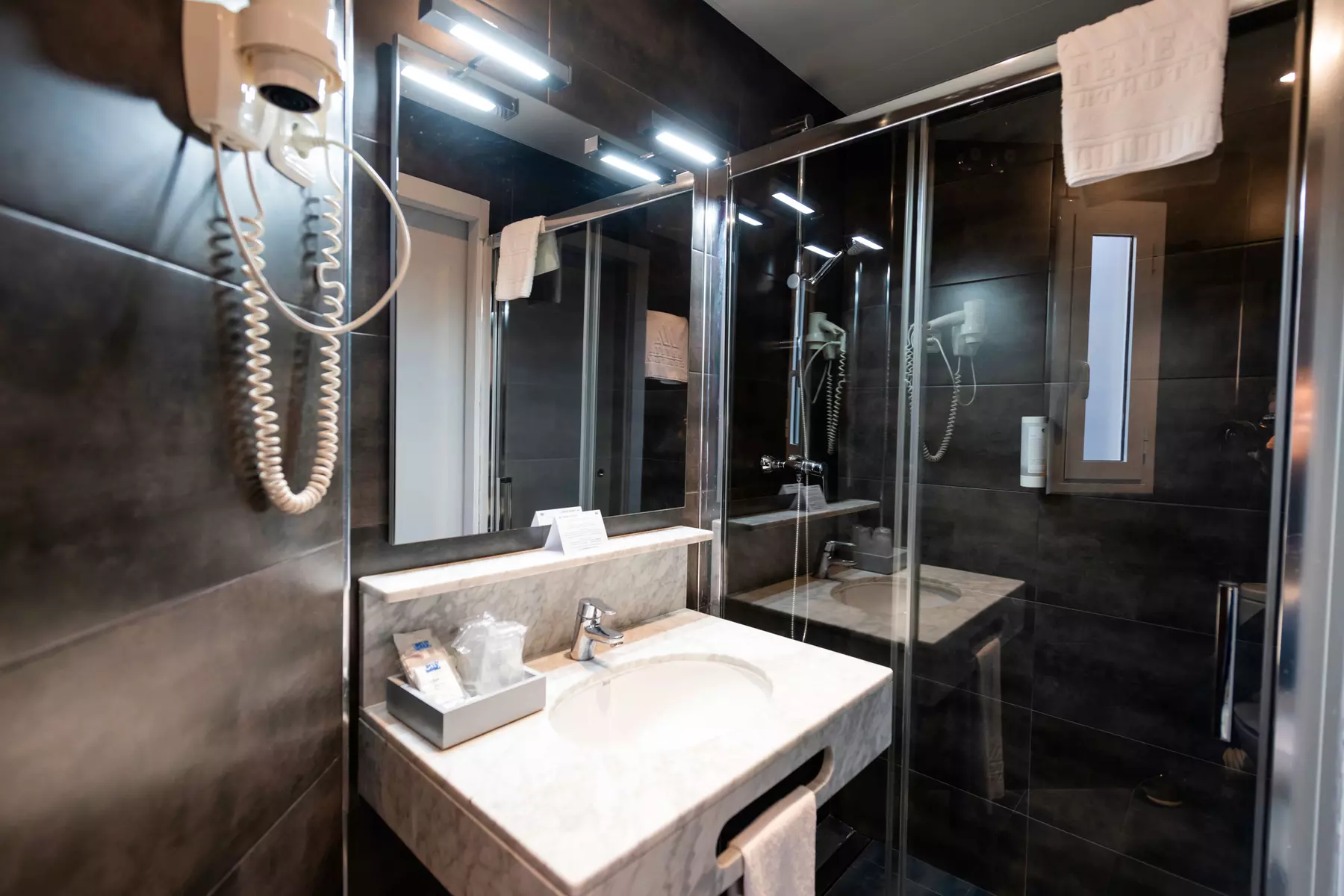 ✈ ESPAGNE | Barcelone - Aparthotel Atenea Calabria 3*, 2 nuit - Idé...