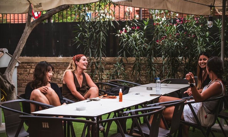 Image 3: Vive la Experiencia Valenciana Cocinando Tu Propia Paella