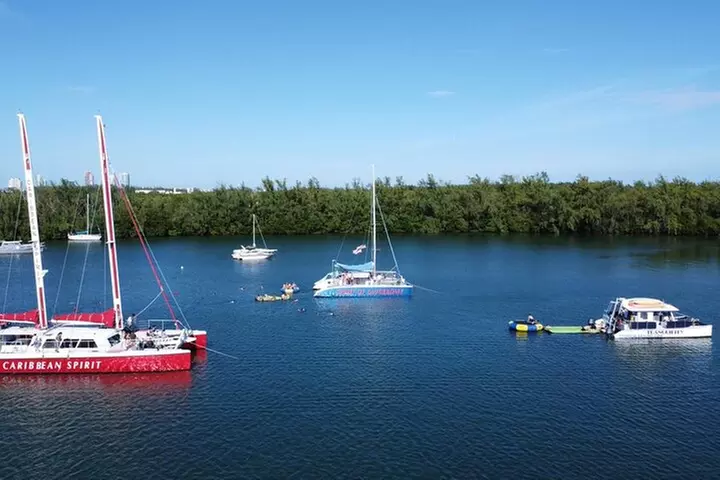 Sunset Sail in Miami: Complimentary Champagne Toast