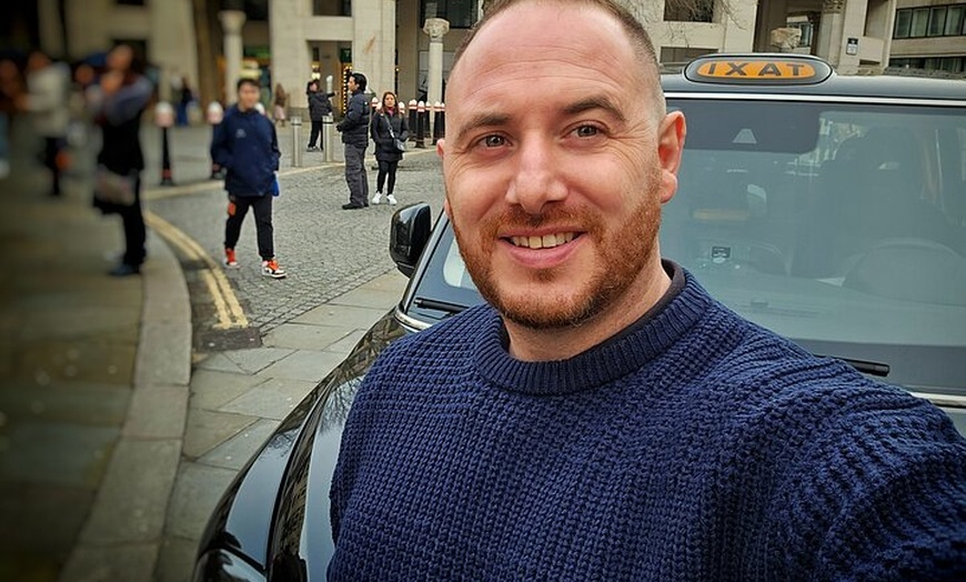 Image 2: Billy's Black Cab Tour of London