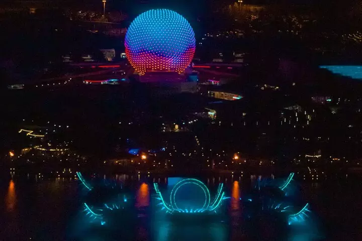 Family pack 77 Miles Helicopter Tour Fireworks & all Theme Parks