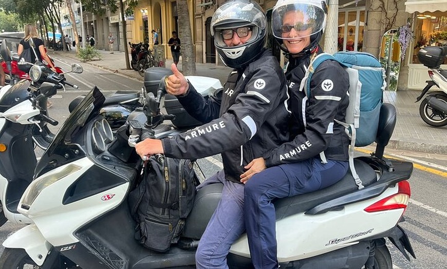 Image 2: Tour privado en moto por la ciudad de Barcelona