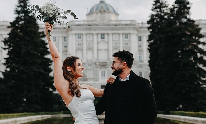 Image 43: Sesión de fotos en pareja & tour fotográfico, Madrid