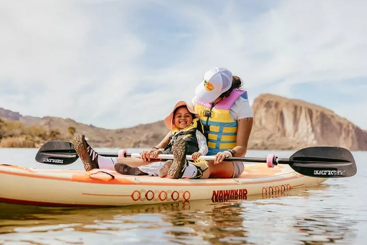 Guided Single Kayak Tour of Hidden Coves at Canyon Lake