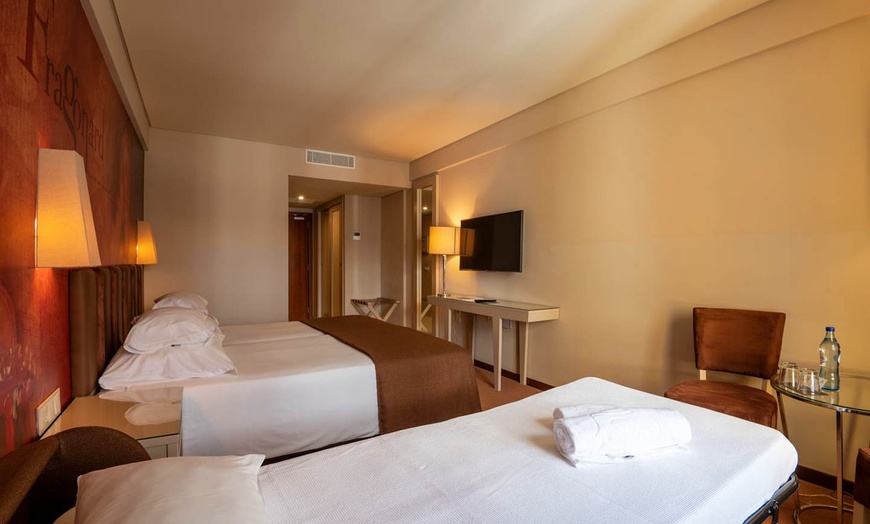 Image 4: ✈ PORTUGAL | Porto - Vila Galé Porto Ribeira 4*, 2 nights - City ce...