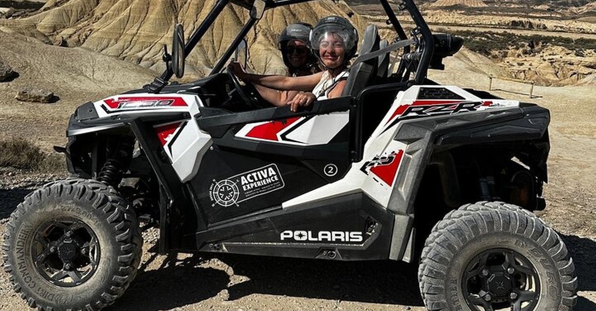 Experiencia de conducción de buggy en las Bardenas Reales desde Madrid
