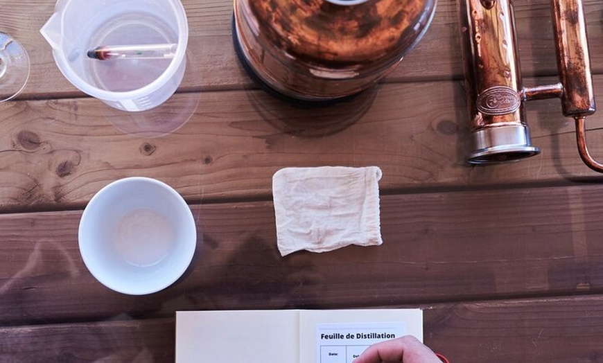 Image 2: Nice Visite de Distillerie et Dégustation de Spiritueux Locaux