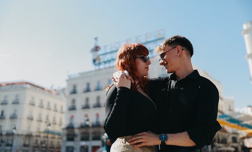 Image 22: Sesión de fotos en pareja & tour fotográfico, Madrid