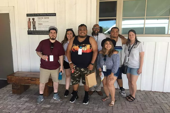 Oak Alley Plantation and Airboat Combo Tour by Bus