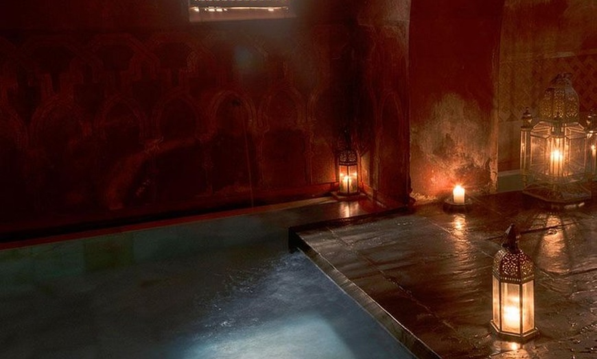 Image 2: Baños árabes y 60 min de masaje en el Hammam Al Ándalus de Madrid.