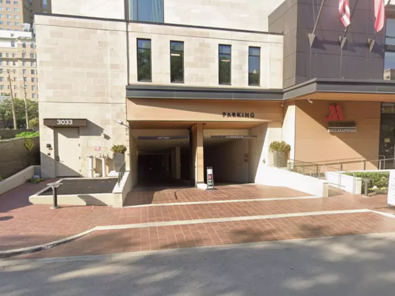 Parking at Marriott Dallas Uptown Garage - Valet