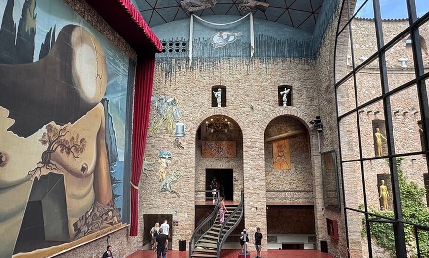 Image 3: Tour Dalí Privado : Museo, Casa Cadaqués & Púbol desde Barcelona.