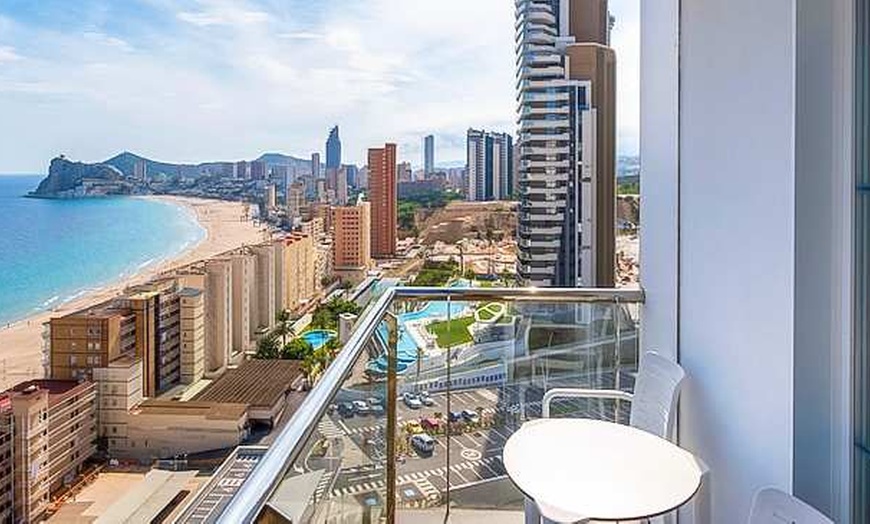 Image 1: ✈ COSTA BLANCA | Benidorm - Hotel Poseidon Playa 3*, 3 nachten - Bu...