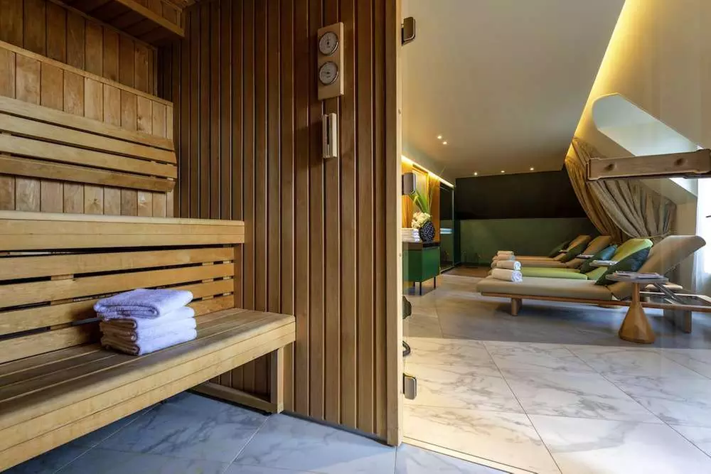 ✈ FRANCE | Versailles - Le Louis Versailles Château Hotel - MGaller...