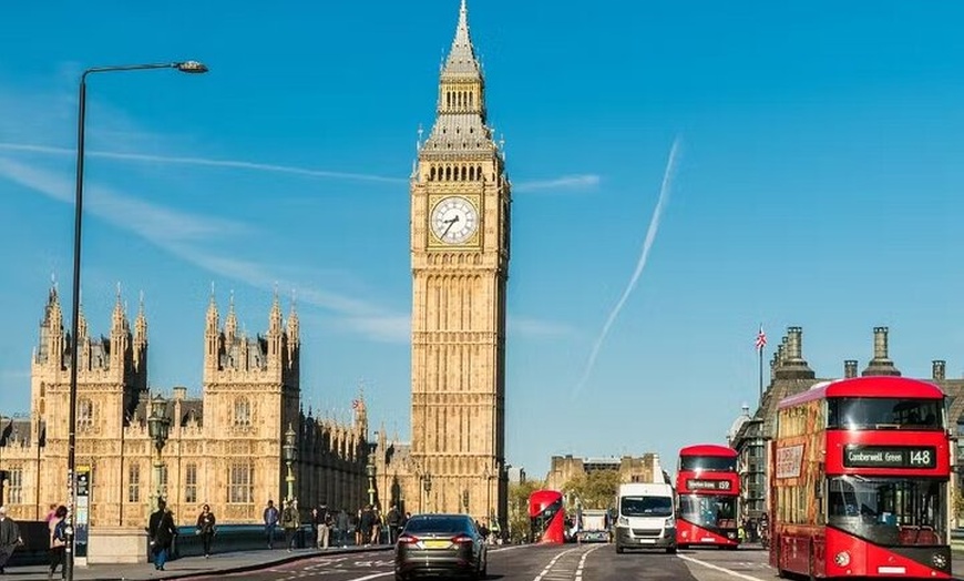 Image 5: London Gatwick Airport LGW Private Transfer to London City/Hotels