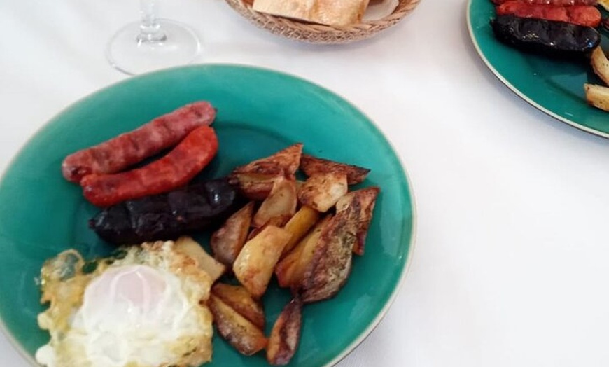Image 2: Excursión por el viñedo de Valencia : Brunch rústico a la parrilla ...